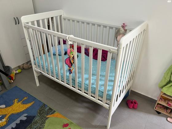 למכירה מיטת תינוק ב400 שח