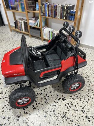 ג'יפ ממונע מרצדס עם 2