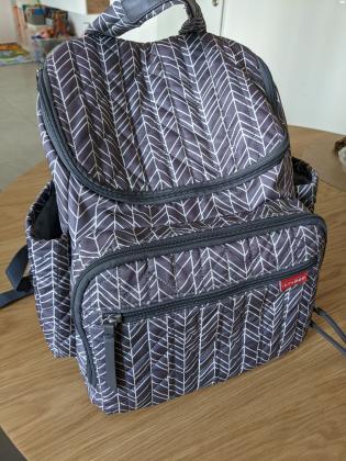 תיק העגלה המרופד של Skip Hop (סקיפ הופ)