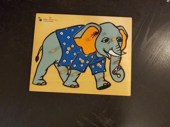 מגוון פאזלים מעץ במחיר של