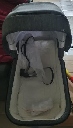 עגלת תינוק כמו חדשה במצב