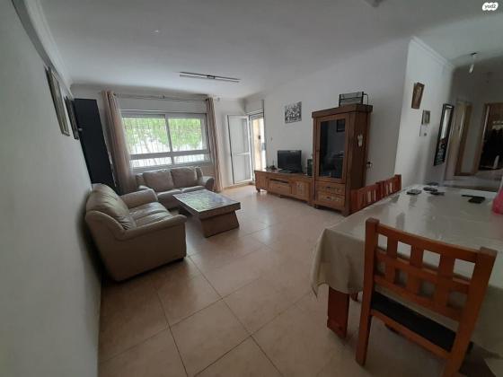 שמחה הולצברג 10 (פסגת זאב מערב)