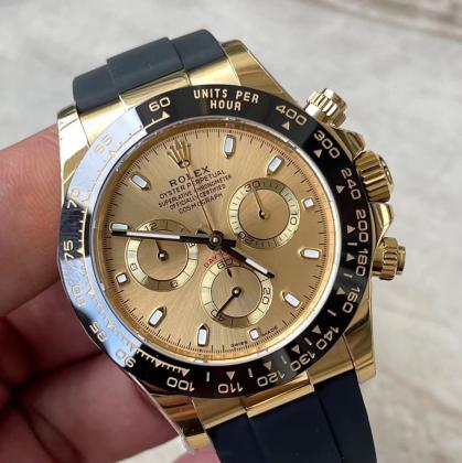 שעונים בבנייה אישית 100% זהים