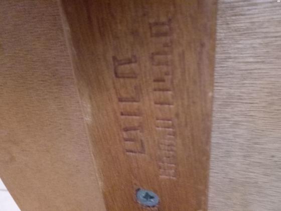 שולחן אוכל מעוטר מעץ מלא,