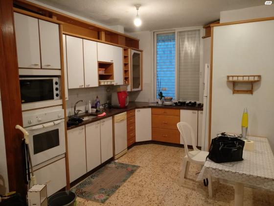 זכריה הלל 4 (מחנה יהודה)