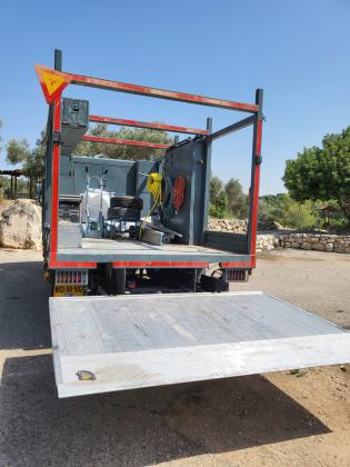 משאית הינו HINO למכירה