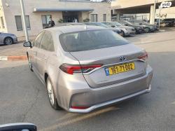 טויוטה קורולה הייבריד Sun סדאן אוט' 1.8 (98 כ''ס) בנזין 2020 למכ