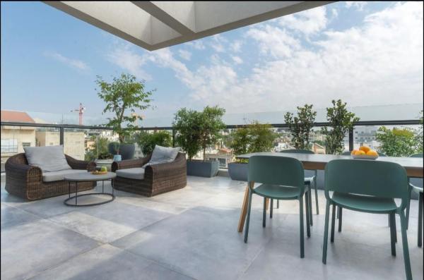 הרב אוורבוך 1 (הדר)