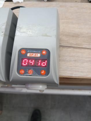 משאבת מינון לתוספים לאקווריום מדיוקת