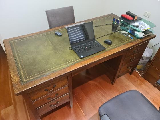שולחן עבודה אנגלי עתיק יחודי