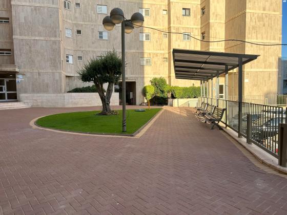 נחום שריג 37 (רמות)