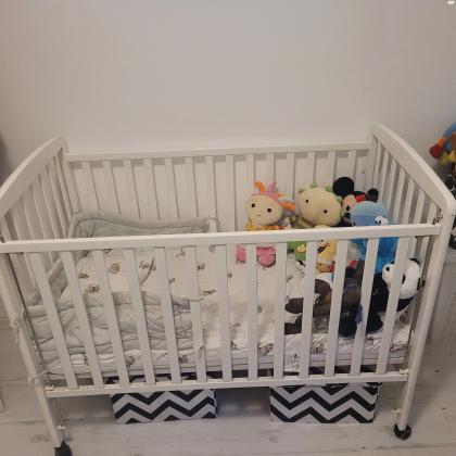 מיטת תינוק במצב מעולה+ מזרן