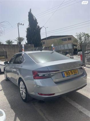 סקודה סופרב (2019 ואילך) FL Style אוט' 4 דל' 1.5 (150 כ''ס) בנזין 2020 למכירה ב