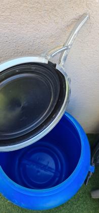 מיכל חדש וחזק פעם אחת השתמשנו