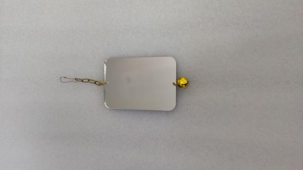 בהזדמנות מראות עם פעמון לתלייה בכלוב