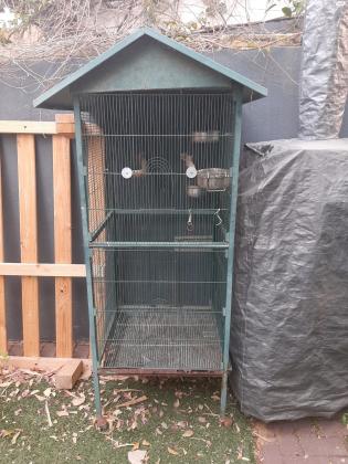 כלוב לגידול תוכים על גלגלים