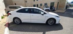 טויוטה קורולה הייבריד Sun סדאן אוט' 1.8 (98 כ''ס) בנזין 2020 למכ