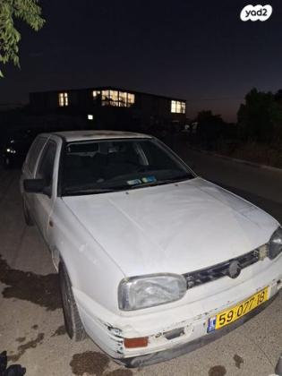 פולקסווגן גולף CL אוט' 1.6 בנזין 1997 למכירה בפדואל