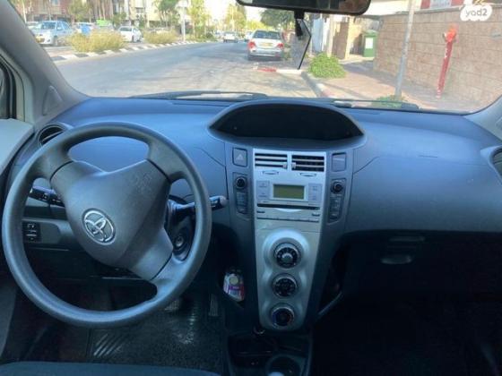 טויוטה יאריס Sol רובוטית 1.3 (87 כ"ס) בנזין 2007 למכירה בחשמונאים