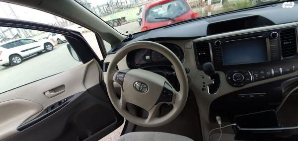 טויוטה סיינה LE אוט' 8 מק' 3.5 (266 כ"ס) בנזין 2015 למכירה בקרית טבעון