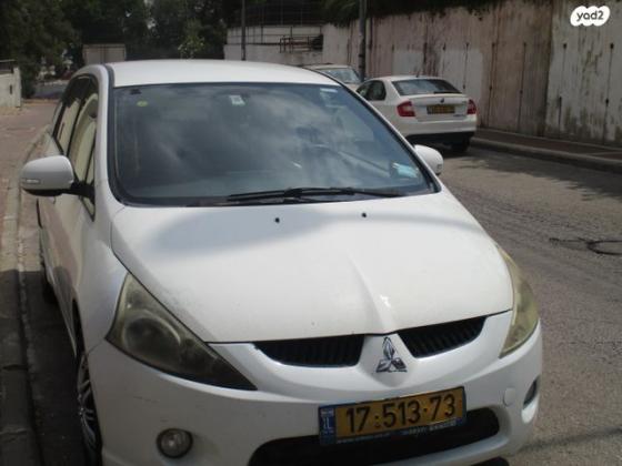 מיצובישי גרנדיס Executive אוט' 2.4 (165 כ"ס) בנזין 2010 למכירה בעפולה