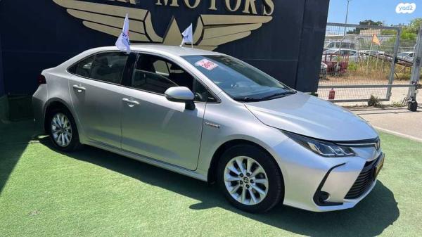 טויוטה קורולה הייבריד Sun סדאן אוט' 1.8 (98 כ''ס) בנזין 2019 למכירה בחולון