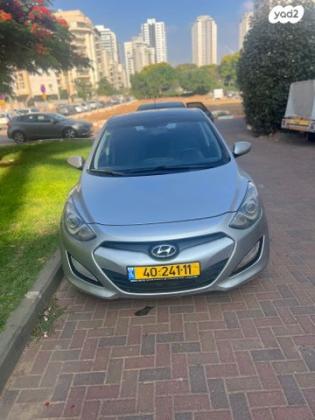 יונדאי i30 Premium אוט' 1.6 (135 כ''ס) בנזין 2013 למכירה בפתח תקווה