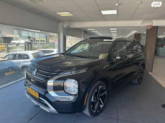 מיצובישי אאוטלנדר 4X4 Luxury אוט' 7 מק' 2.5 (181 כ"ס) בנזין 2021 למכירה בראשון לציון