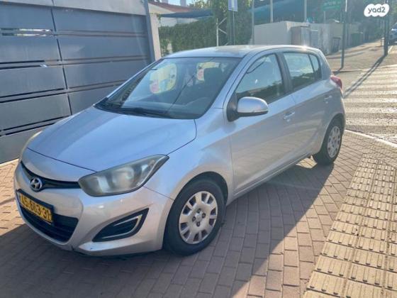 יונדאי i20 Insight ידני 1.2 (85 כ"ס) בנזין 2014 למכירה בתל אביב יפו