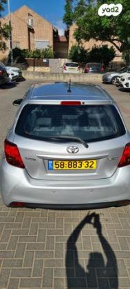 טויוטה יאריס Sol אוט' 1.3 (99 כ"ס) בנזין 2015 למכירה בראש העין