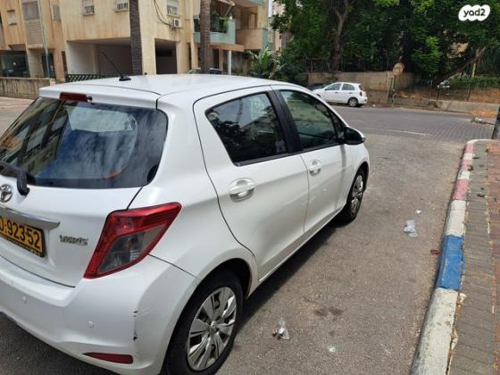 טויוטה יאריס Sol אוט' 1.3 (99 כ"ס) בנזין 2013 למכירה בפתח תקווה