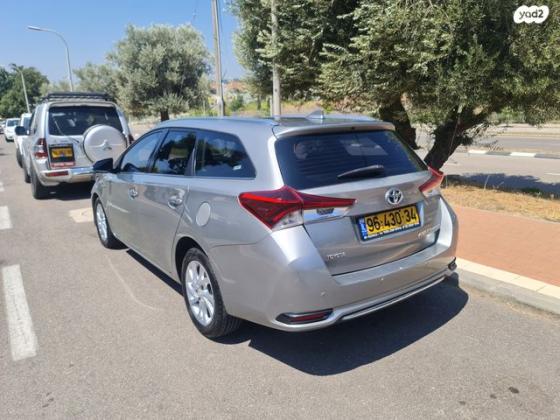 טויוטה אוריס הייבריד TS סטיישן הייבריד אוט' 1.8 (99 כ"ס) בנזין 2015 למכירה בקרית טבעון