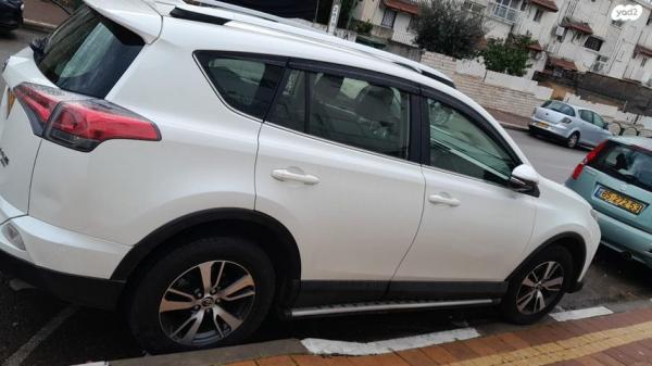 טויוטה RAV4 ארוך 4X4 GLI MC אוט' 2.0 (152 כ"ס) בנזין 2017 למכירה בנתניה