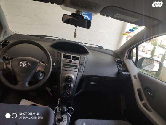 טויוטה יאריס Sol רובוטית 1.3 (100 כ"ס) בנזין 2010 למכירה בפתח תקווה
