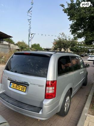 קרייזלר גראנד וויאג'ר LX אוט' 7 מק' 3.8 (193 כ''ס) בנזין 2009 למכירה בניר גלים