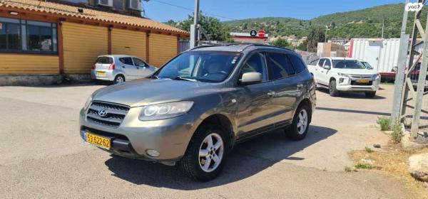 יונדאי סנטה פה 4X4 Executive אוט' בנזין 5 מק' 2.7 (189 כ''ס) בנזין 2007 למכירה במירון