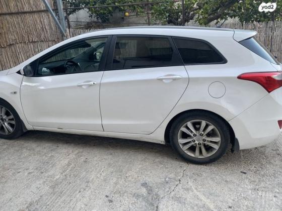 יונדאי i30 Inspire סטיישן אוט' 1.6 (135 כ"ס) בנזין 2015 למכירה בפקיעין