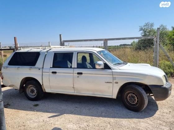 מיצובישי מאגנום 2X4 GL דאבל קבינה אוט' דיזל 2.5 (90 כ''ס) דיזל 2006 למכירה בפתח תקווה