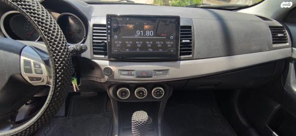 מיצובישי לנסר ספורטבק Sport אוט' 5 דל' 1.8 (140 כ"ס) בנזין 2009 למכירה בפתח תקווה