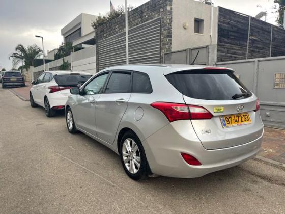 יונדאי i30 Inspire סטיישן אוט' 1.6 (135 כ"ס) בנזין 2015 למכירה בחדרה