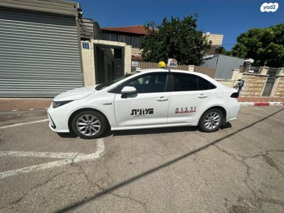 טויוטה קורולה הייבריד Sense סדאן אוט' 1.8 (98 כ''ס) בנזין 2022 למכירה בעכו