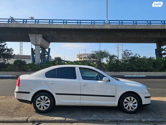 סקודה אוקטביה Ambiente הצ'בק אוט' 1.6 (102 כ''ס) בנזין 2008 למכירה בחיפה