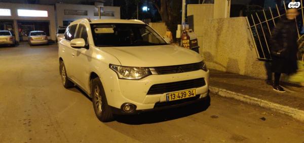 מיצובישי אאוטלנדר Instyle אוט' 7 מק' 2.0 (150 כ"ס) בנזין 2015 למכירה בירושלים