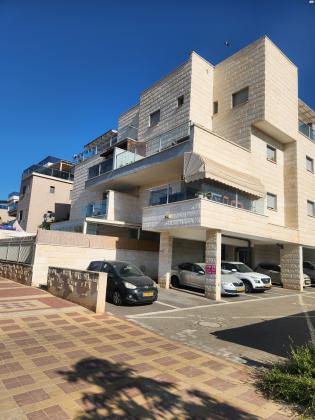 שדרות רפאל סויסה 8 (בר לב)