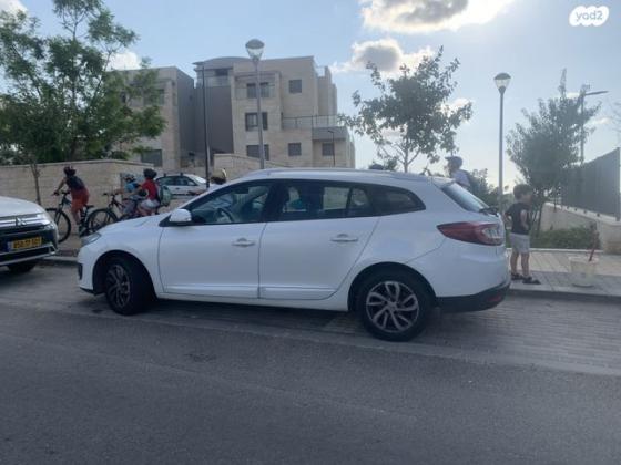 רנו מגאן אסטייט/ גראנד טור Expression אוט' 1.2 (132 כ''ס) בנזין 2017 למכירה בחריש