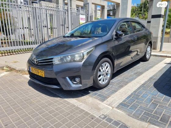 טויוטה קורולה GLI-FL אוט' 1.6 (132 כ''ס) [2013-2016] בנזין 2015 למכירה בבת ים