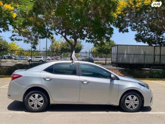 טויוטה קורולה Sun אוט' 1.6 (132 כ"ס) בנזין 2015 למכירה באביחיל