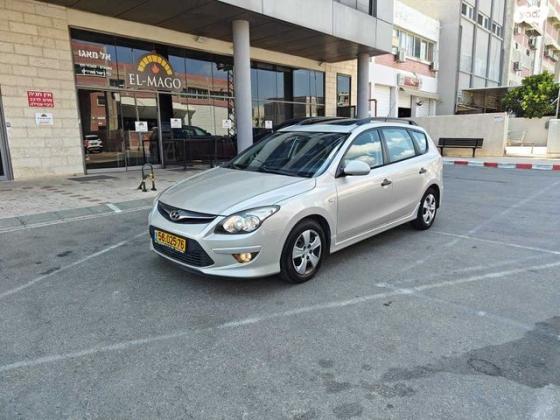 יונדאי i30CW Inspire סטיישן אוט' 1.6 (126 כ''ס) בנזין 2011 למכירה בפתח תקווה
