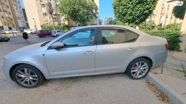 סקודה אוקטביה Exclusive אוט' 1.8 (180 כ''ס) בנזין 2017 למכירה בשערי תקווה