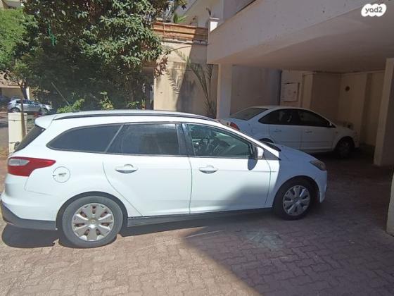 פורד פוקוס Trend סטיישן אוט' 1.6 (125 כ''ס) בנזין 2013 למכירה בהרצליה